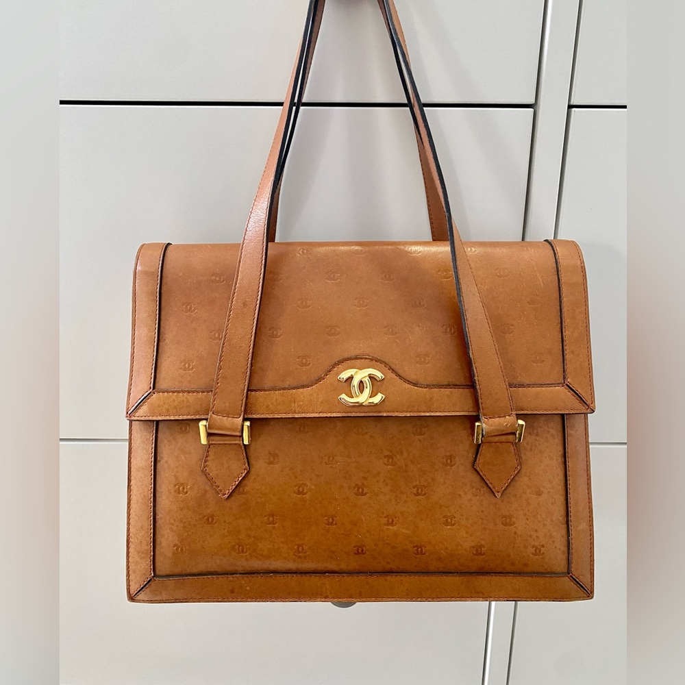 Chanel CC emboss leather flap shoulder bag